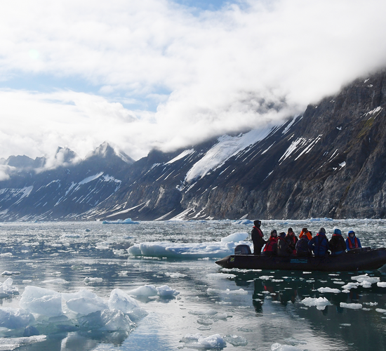 Nordspitzbergen Basecamp - Kajakfahren, Schneeschuhwandern, Wandern & Fotoworkshop © Spitzbergen